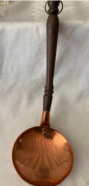 De Klerk Copper Shallow Dish with Wooden Handle