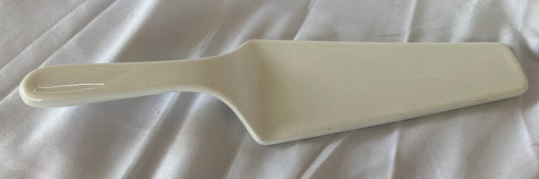 Maxwell Williams White Cake Lifter